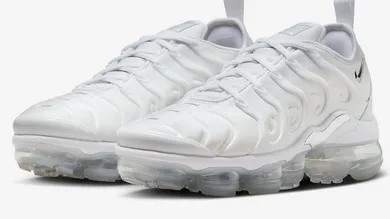Nike-Air-VaporMax-Plus-White-Chrome-FQ8895-100-4