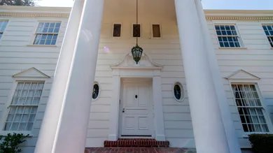 US-ENTERTAINMENT-TELEVISION-AIRBNB-FRESH PRINCE