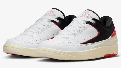 Air-Jordan-2-Low-Chicago-Twist-FD4849-106-4