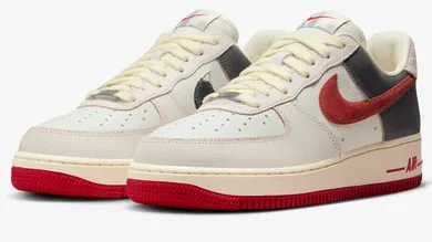 Nike-Air-Force-1-07-Chicago-FQ8743-121-5