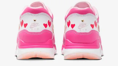 Nike-Air-Max-1-86-OG-Doernbecher-5