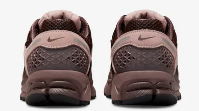 Nike-Zoom-Vomero-5-Plum-Eclipse-FV1166-200-5