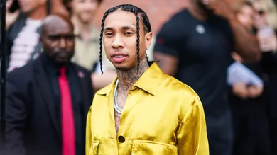 Street Style : Paris Fashion Week - Womenswear Spring Summer 2020