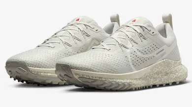 Nike-Pegasus-Trail-4-Give-Her-Flowers-FZ3778-072-4