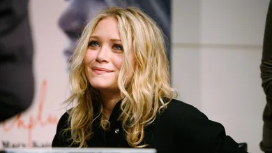 Ashley Olsen And Mary-Kate Olsen Sign Copies Of "Influence"