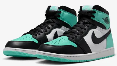 Air-Jordan-1-High-OG-Green-Glow-DZ5485-130-4