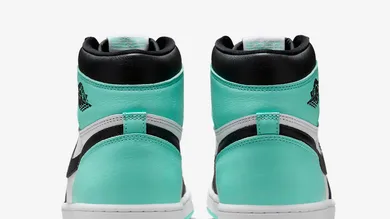 Air-Jordan-1-High-OG-Green-Glow-DZ5485-130-5