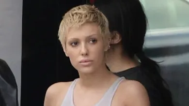 Bianca Censori Outfit Exposed Behind Vultures Listening Party Pop Culture News