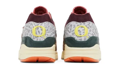 Division-Street-Nike-Air-Max-1-Luxe-Oregon-Ducks-PE-4