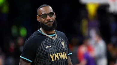 Milwaukee Bucks v Los Angeles Lakers