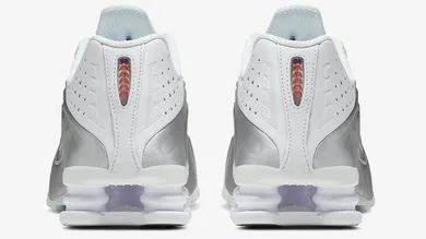 Nike-Shox-R4-White-Metallic-AR3565-101-5
