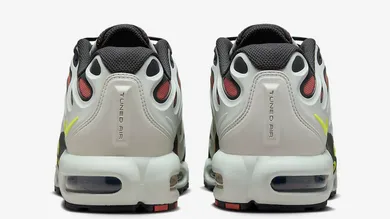 Nike-Air-Max-Plus-Drift-Light-Silver-Volt-FD4290-009-5