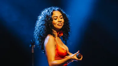 Mariah the Scientist Performs At Le Bataclan