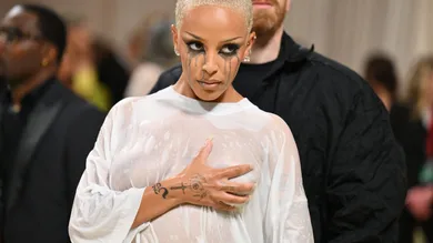 TOPSHOT-US-ENTERTAINMENT-FASHION-METGALA-CELEBRITY-MUSEUM