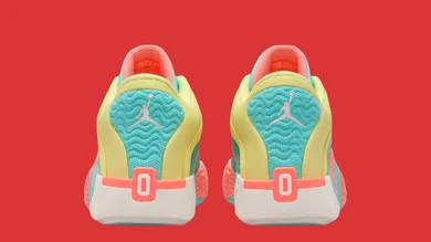 SneakerHeader.001
