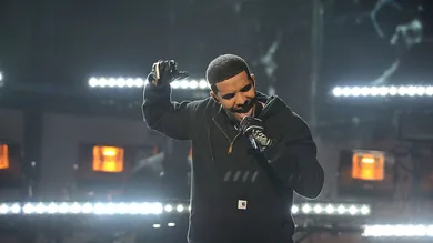 2011 American Music Awards - Roaming Show