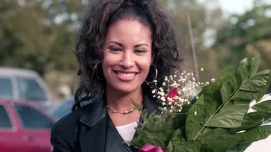 Entertainment: Selena visits Cunningham Middle School