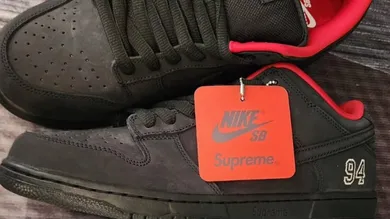 Supreme-Nike-SB-Dunk-Low-Black-HQ8487-001