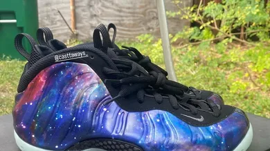 Galaxy-Nike-Foamposite-One-2025-FQ4303-400-1