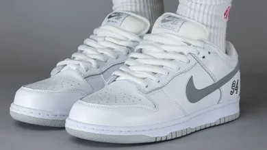 Supreme-Nike-SB-Dunk-Low-White-Metallic-Silver-HQ8487-100-1