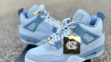 Air-Jordan-4-UNC-2025-PE