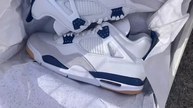 Nike-SB-Air-Jordan-4-White-Navy-DR5415-100-5