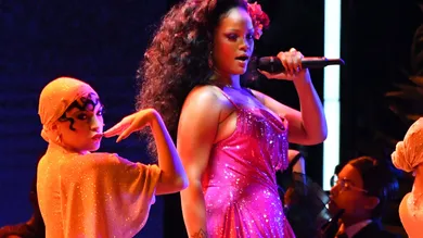 Rihanna Regaining Fashion Passion Months Mom Mode Music News