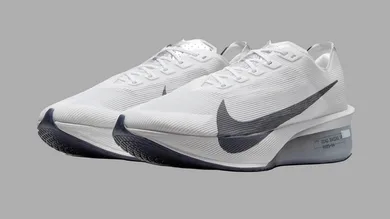 nike-vaporfly-4-white-obsidian-mist-sneaker-news
