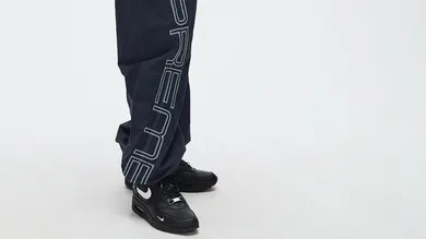 Supreme-Nike-Air-Max-1-87-Black-White-HF8813-001