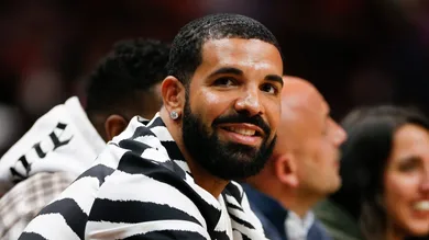 Drake Checks Pregnant Fan Hip Hop News