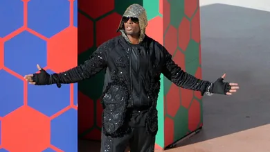 R Kelly Interviewers Defend Decision Invite Him Podcast Music News