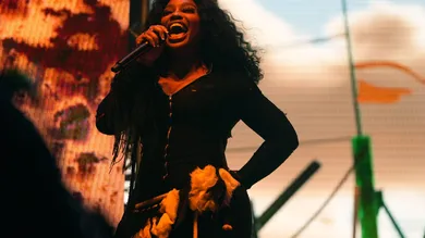 SZA Falls Dancer Grand National Tour Music News