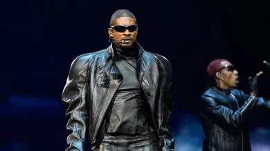Usher Seduces Fan Viral Sultry Serenade Tour Music News