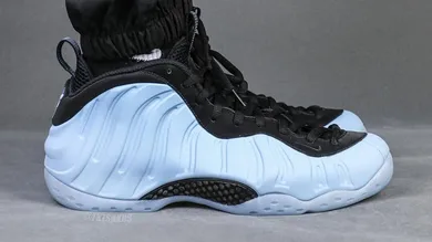 nike-air-foamposite-one-psychic-blue-sneaker-news