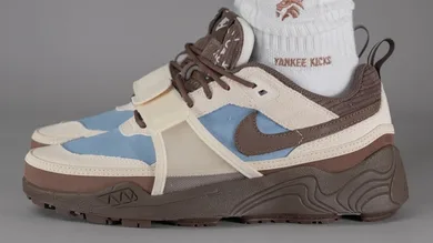 travis-scott-x-nike-zoom-field-jaxx-leche-blue-sneaker-news