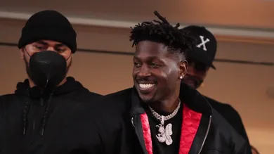 Antonio Brown Bike Ride Miami Arrest Warrant Shooting Sports News