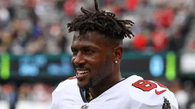 Antonio Brown Allegedly Fleeing Country Sports News