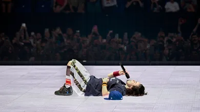 billie-eilish-x-air-jordan-4-sneaker-news