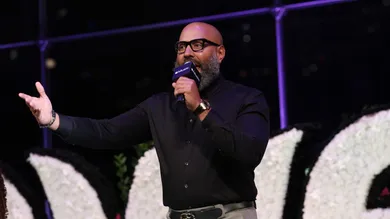 Apple Music and gamma. Present “Flowers: Mariah Carey and SZA in Conversation"