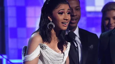 Cardi B Blames Government Onstage Mishap Tour