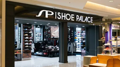 shoe-palace-shock-drops-air-jordan-1-bred-85-sneaker-news