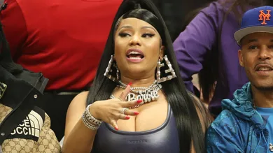 Deon Cole Makes Fun Of Nicki Minaj NAACP Image Awards Prayer