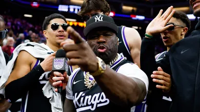 50 Cent Pokes Fun Floyd Mayweather Alleged Financial Ruin