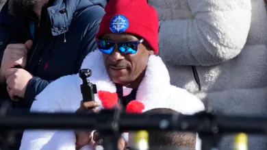 Snoop Dogg Shuts Down Backlash Bringing Child Onstage Stripper