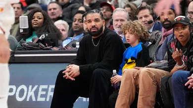Drake Toronto Castle Date Pinkchyu
