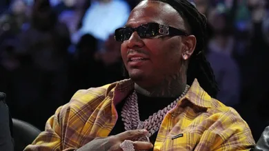 Moneybagg Yo Kicks Women Out VIP Club Section Ari Fletcher
