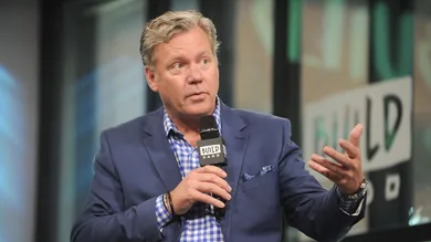 Build Presents Chris Hansen Discussing "Crime Watch Daily"