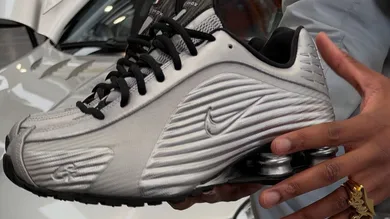 corteiz-nike-shox-r419-metallic-silver-iq9951-001-1