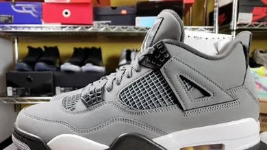 Image via zSneakerHeadz