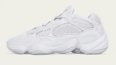 Image Via <a href='https://twitter.com/theyeezymafia' rel="nofollow noopener" target='_blank'>YeezyMafia</a>